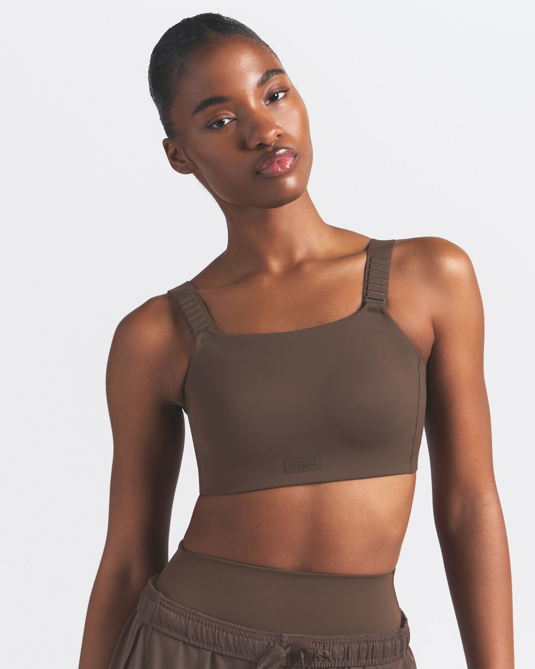 新品！Nike x SKIMS WIDE STRAP BRA ナイキ　スキムズ NikeSKIMS Matte Women's Wide-Strap Bra. Nike.com